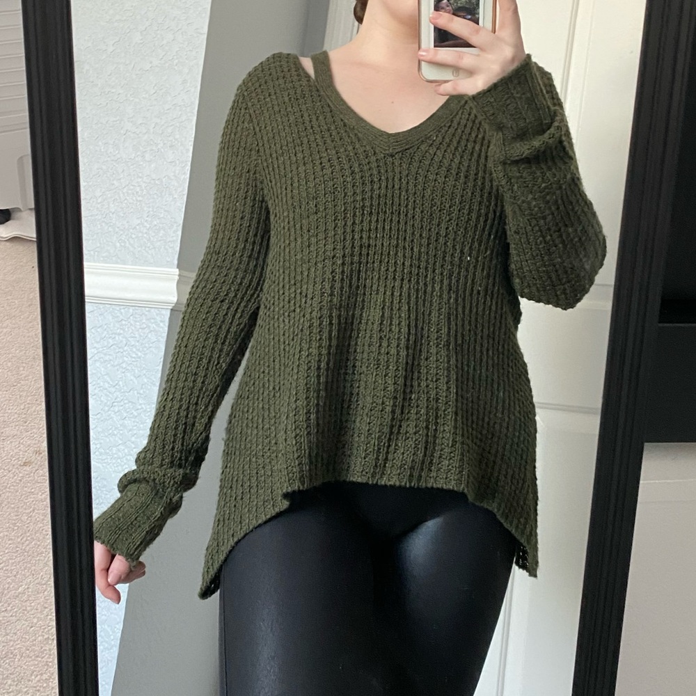 American Eagle Sweater